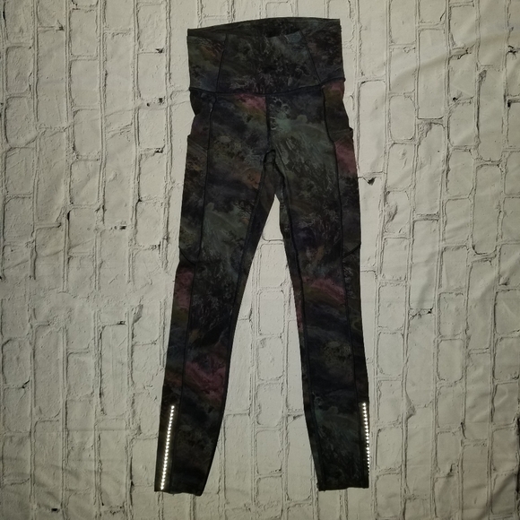 Lululemon Fast & Free Leggings - Picture 6 of 11